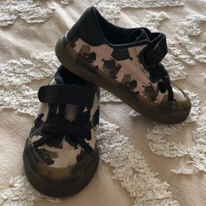 Cat & Jack toddler boys NWOT shoes
